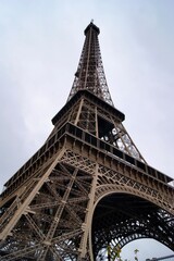 Fototapeta na wymiar Paris: Eiffel Tower