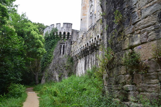 Castillo de Buitron en el Pa&iacute;s Vasco