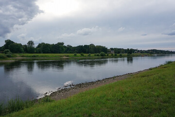 Fototapeta na wymiar The river Elbe in Dresden Pillnitz
