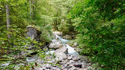 Wasser in den Alpen, Bäche und Flüsse im Hochgebirge