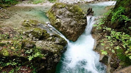 Wasser in den Alpen, Bäche und Flüsse im Hochgebirge
