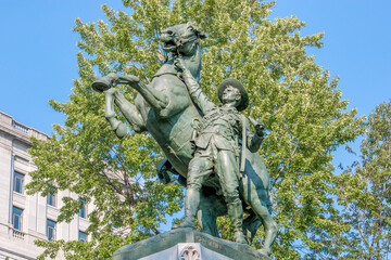 Fototapeta na wymiar Boer War Memorial Dorchester Square in Downtown Montreal Québec Canada