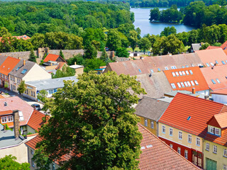 Über den dächern einer historischen Altstadt 