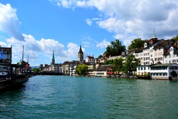 Fototapeta na wymiar Zurich river view