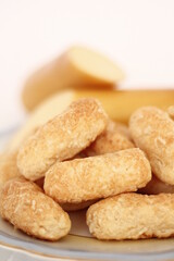 Pães de queijo com café