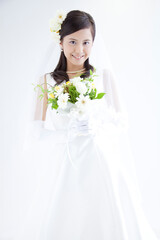 ブーケを持つ花嫁