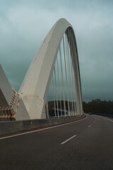 Obraz premium rumbo a casa por la carretera de Cantabria