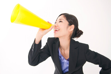 メガホンで応援するＯＬ