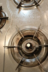 焦げ付いたシステムキッチンのコンロ