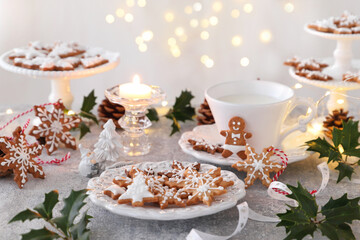 クリスマスクッキーとホットミルク