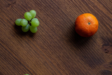 Mandarinen und Trauben