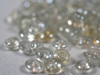 透明のビーズのクローズアップ