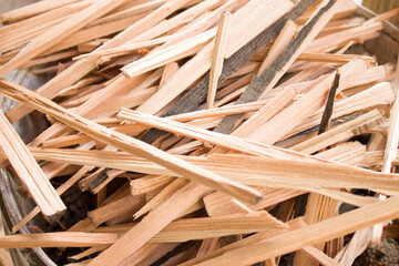 Knee ax a lot of chains for ignition