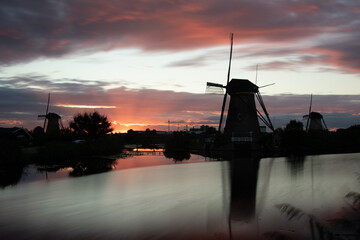 Windmühlen/Windmill bei Kinderdijk Holland - romantisch