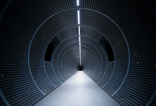 Fototapeta Túnel circular con iluminación