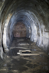 podziemne korytarze łączące ze sobą poniemieckie bunkry - obrazy, fototapety, plakaty
