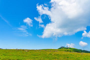 Fototapeta na wymiar 【長野県 美ヶ原】雲上の高原風景