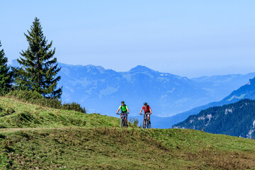 Fototapeta premium Mountainbike-Tour im Montafon