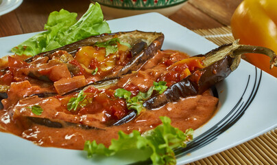 Mini melanzane imbottite in sugo piccante