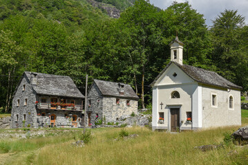 Fototapeta na wymiar Small village of Bavona valley in the Swiss alps
