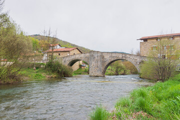 Fototapeta na wymiar Old bridge in zubiri, Navarra