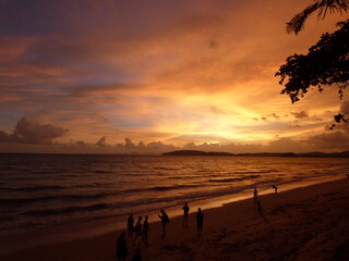 Coucher de soleil jaune vif