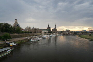 Fototapeta na wymiar Blick auf die Altstadt in Dresden