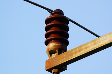 Isolator am Strommast.