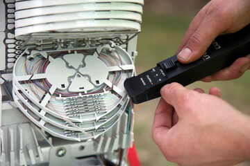 boitier connexion et vérification fibre optique