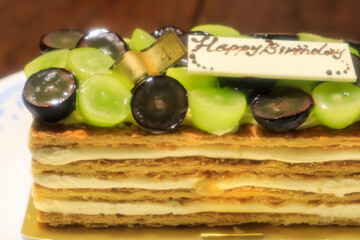 マスカットのバースデーケーキ　ミルフィーユ