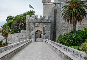 Ploce Gate