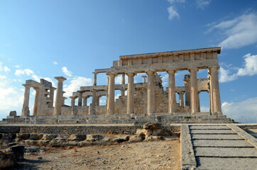 Fototapeta na wymiar Templo de Afaia, isla de Egina, Mar Egeo Grecia