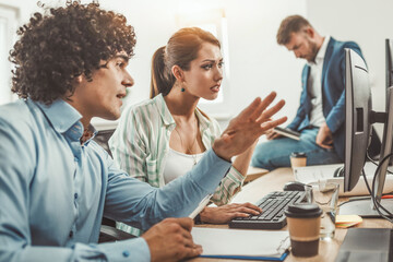 Obraz premium Talking About How We Can Improve The Business