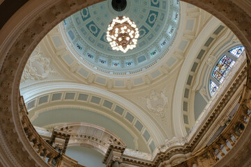 Obraz premium Belfast - August 2019: the interior of the city hall
