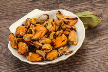 Pickled mussels in the bowl