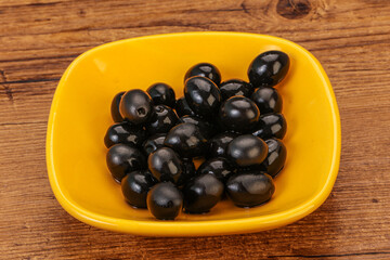 Black olives in the bowl