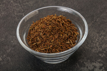 Dry zeera seeds in the bowl