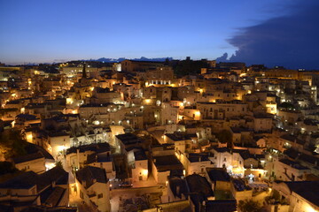 Panorama notturno di Matera la città dei Sassi - 375667731