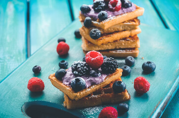 waffel mit beeren