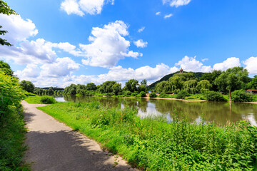 Kaiser-Wilhelm-Denkmal und Weser in der Porta Westfalica