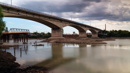 Fototapeta na wymiar bridge over the Kuban river in Krasnodar