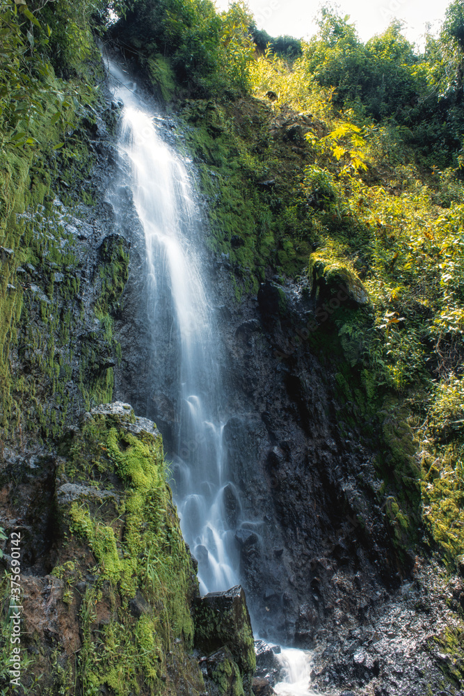 Wall mural waterfall long exposure photography natural light