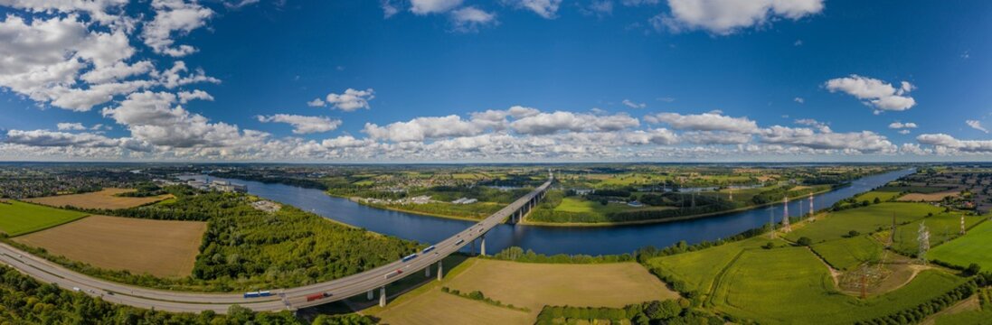  The Rader Hochbr&uuml;cke crosses the A 7 federal motorway between the Rendsburg/B&uuml;delsdorf junction and the Rendsburg interchange via Kiel Canal and "Borgstedter Enge".Kiel Canal and 2 shipyards industry