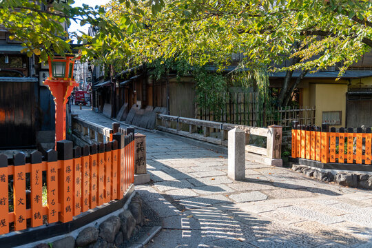祇園白川巽橋 Photos Royalty Free Images Graphics Vectors Videos Adobe Stock
