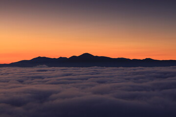 山並みと雲海