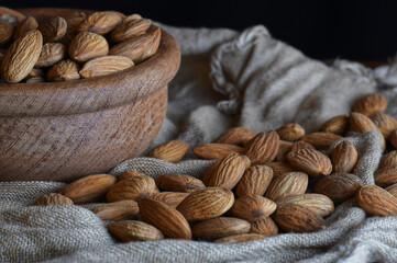 Almendras listas para consumir, en casa