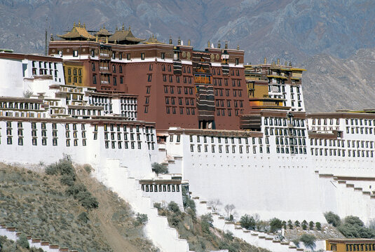 The Potala Palace, former residence of the Dalai Lama in Lhasa, Tibet, Asia