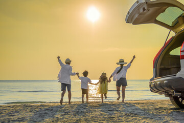 Fototapeta premium Family is relaxing together at the sea.Family traveling to the sea in summer.