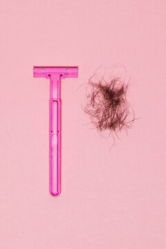 A razor anf hairs