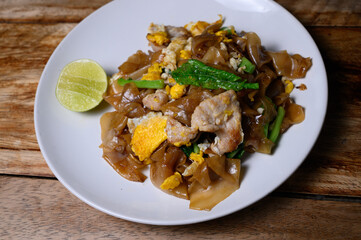 Stir fried Noodle with black soy sauce (Pad See Ew)